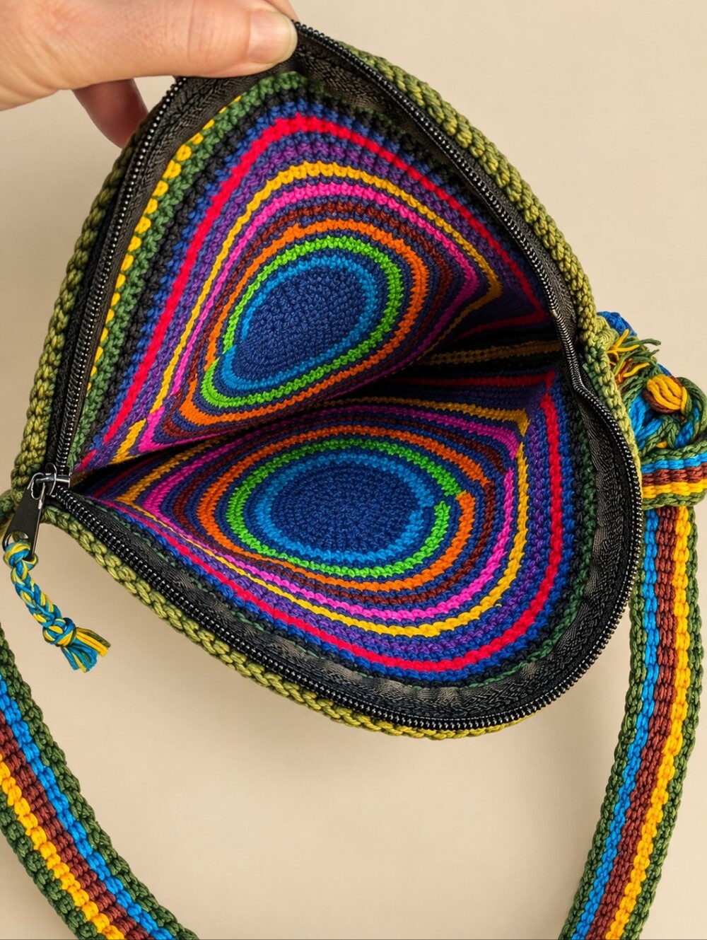 Round Crochet Crossbody Purse Rainbow Bag Fringe Zippered Boho Festival Artisan - Picture 3 of 8